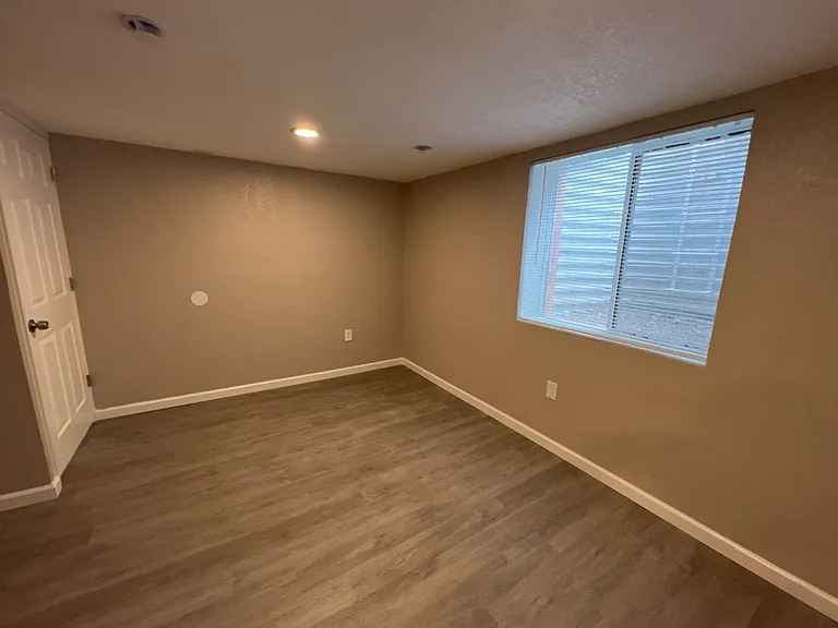 4524 Thompson Ct #B — Photo 6