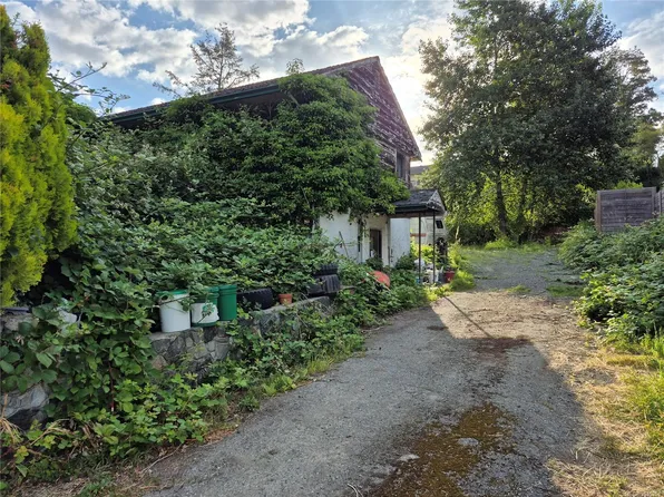 4129 Gillie Rd, Saanich, BC V9E 2C7