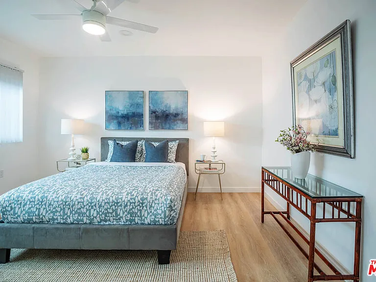 6244 De Longpre Ave #1 — Photo 13
