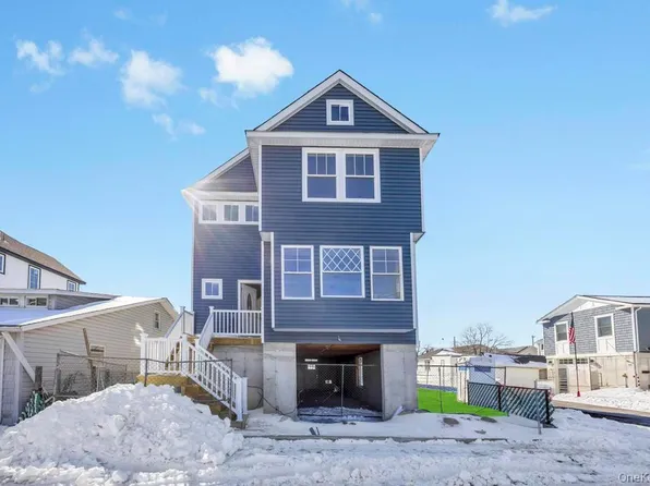 10 8th Avenue, East Rockaway, NY 11518