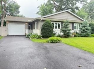 3209 Crescent Ave, McHenry, IL 60050