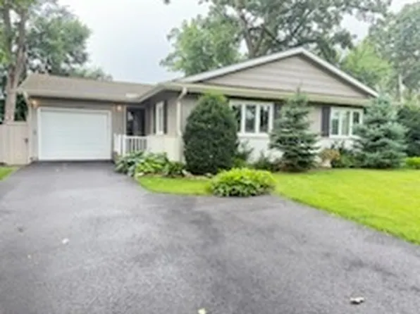 3209 Crescent Ave, McHenry, IL 60050