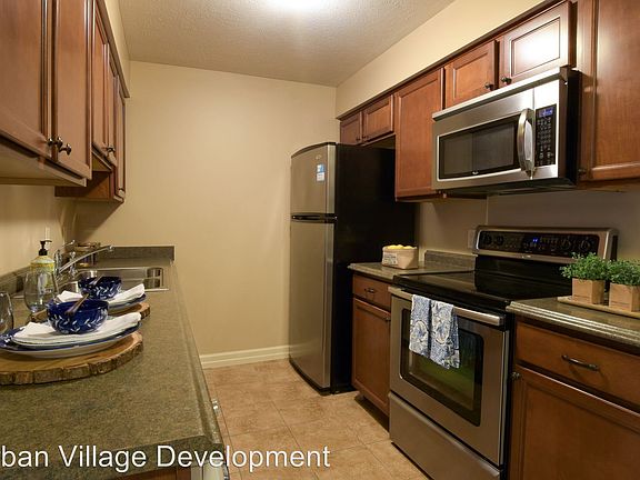 4th image of 315 N 34th St APT 403