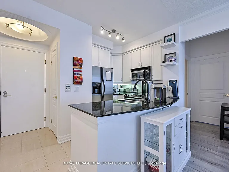 2083 Lake Shore Blvd W #1113 — Photo 8