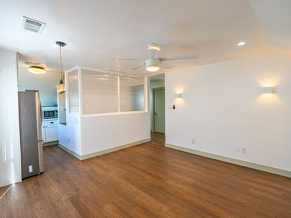 5th image of 2802 E 2nd St Unit 1/2