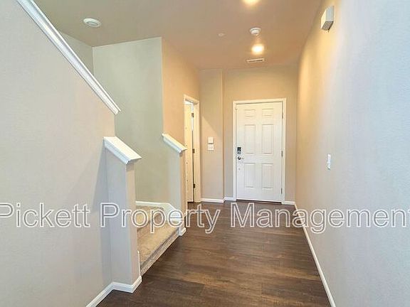 4th image of 1032 Baker Heights Loop