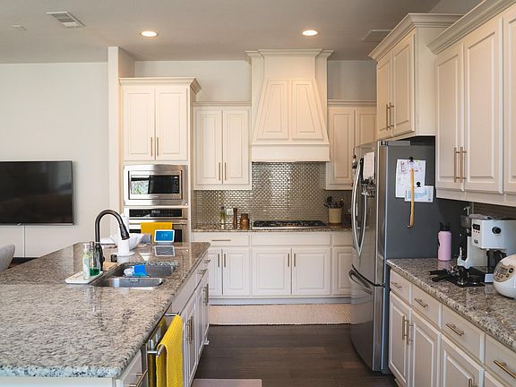 3rd image of 2912 Hurstwood Dr