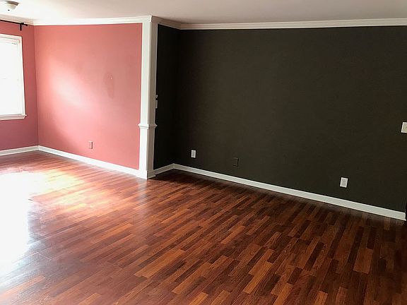 Family room into dining rm