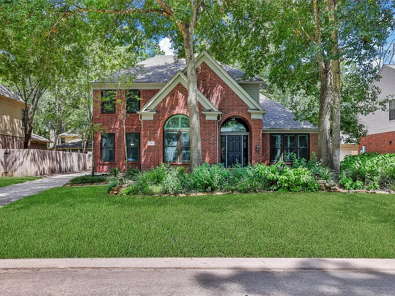 11 Windledge Pl — Photo 1