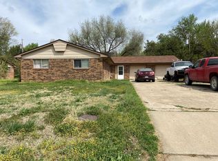 320 E Wood Ave, Clearwater, KS 67026