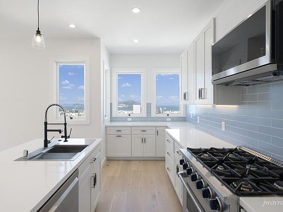5th image of 894 Union St #892