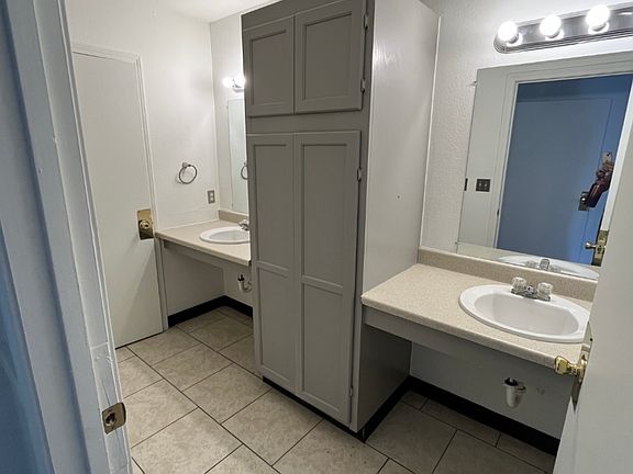 3rd image of 103 E 32nd Ave #103