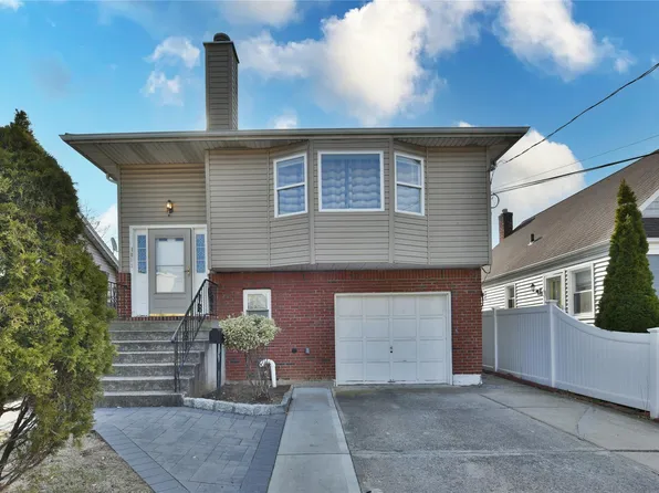 1011 Harrison Street, Uniondale, NY 11553