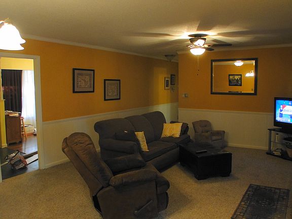 4th image of 1102 North Brook Drive