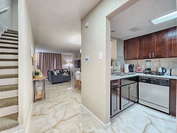 3rd image of 4055 S Braeswood Blvd #6cfc9eacc