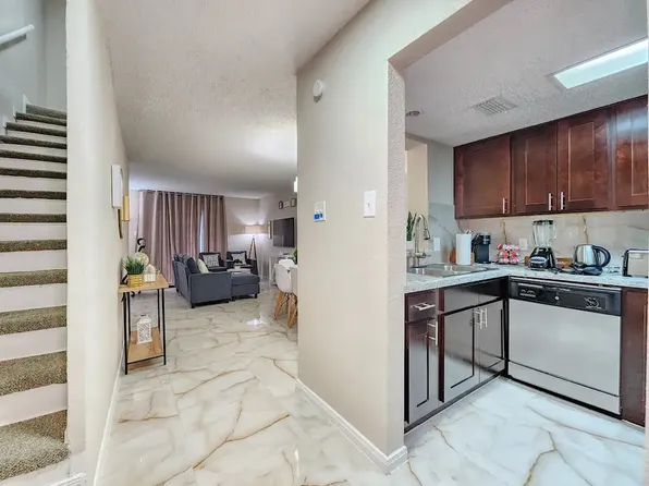 Star Braeswood Apartments