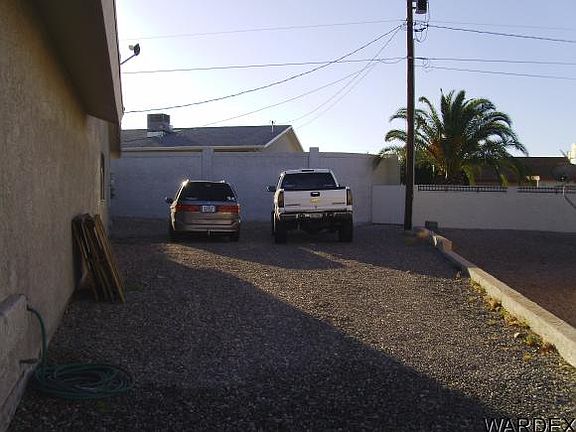 4th image of 355 Fox Point Ln