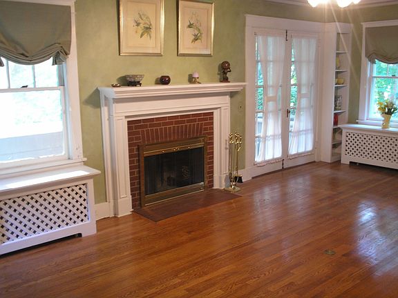 3rd image of 121 Randall Ave