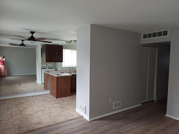 4th image of 26529 Brettonwoods St