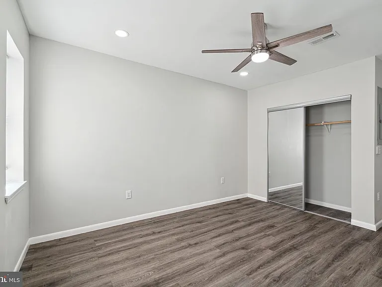 175 W Girard Ave #2 — Photo 4