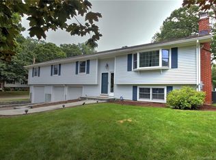 30 Pomona Rd, Trumbull, CT 06611