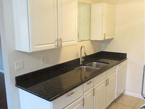 5th image of 4605 Bayshore Dr APT G7