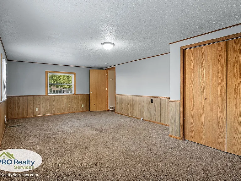 208 2nd St SW — Photo 12