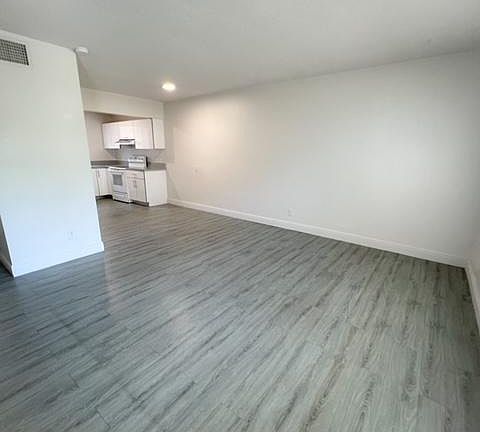 5th image of 1825 Johnson St #5