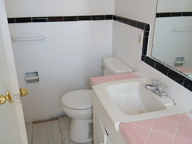 219 Dallas St NE #2 — Photo 4