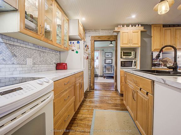 5th image of 3095 Old Mill St
