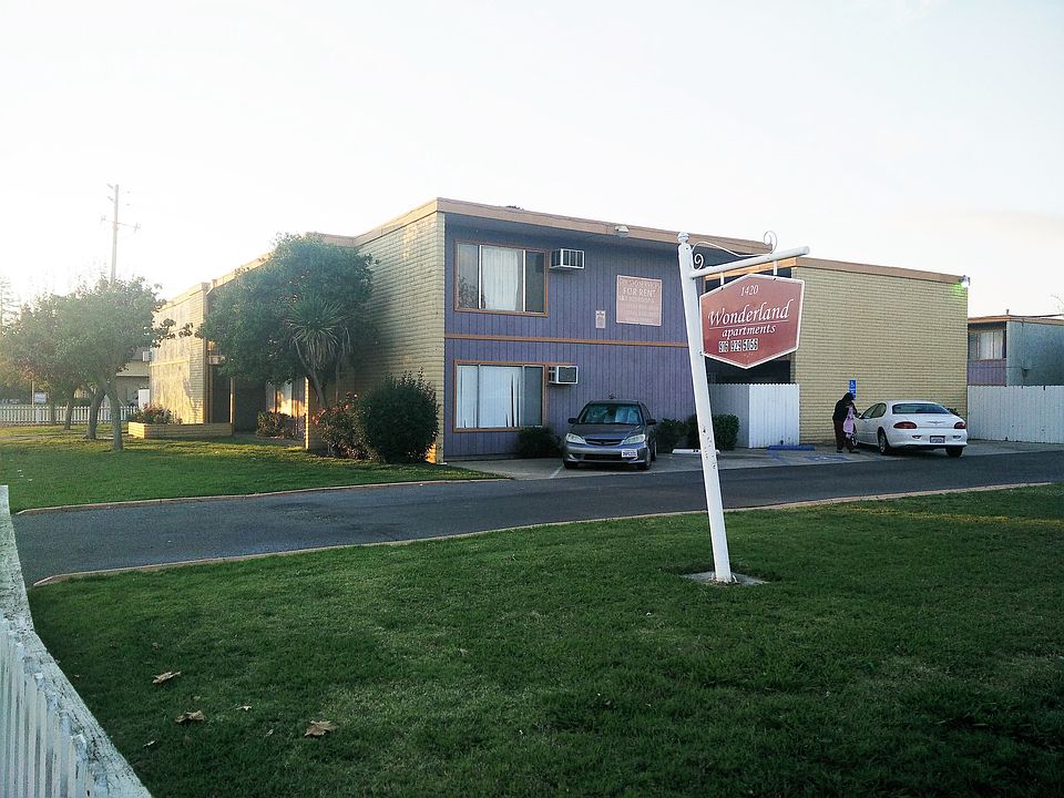 Apartment in quiet single family home neighborhood
