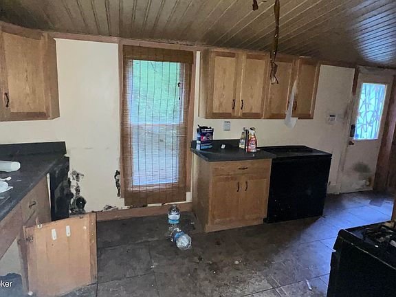 5th image of 5110 Emery Ave