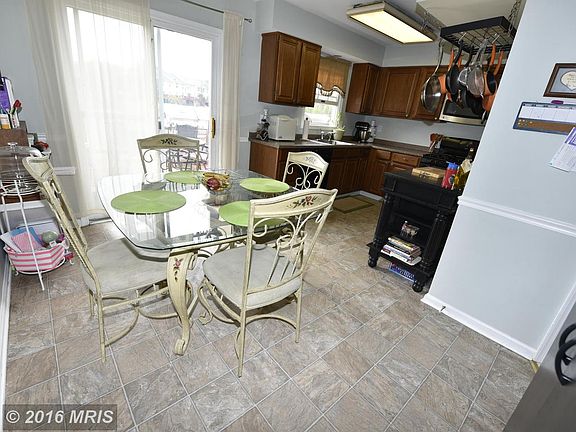 5th image of 43997 Falmouth Ct