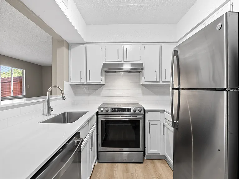 8903 Parkfield Dr #104 — Photo 1