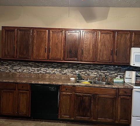 2nd image of 1100 Brown Ave