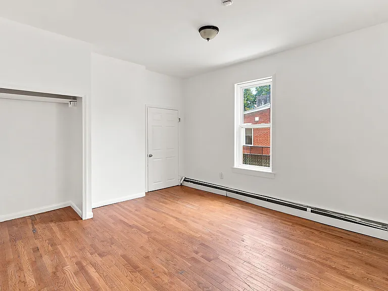 320 Hewitt St #1 — Photo 4