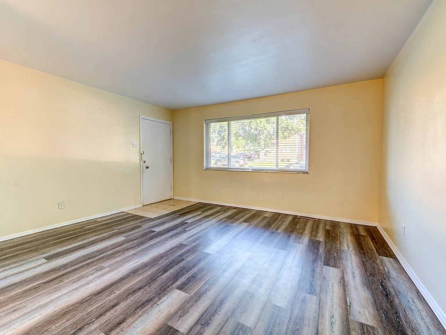 2 bed, 878 sqft, $1,150 — Photo 4