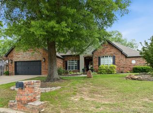 2504 Bacon Ct, Muskogee, OK 74403