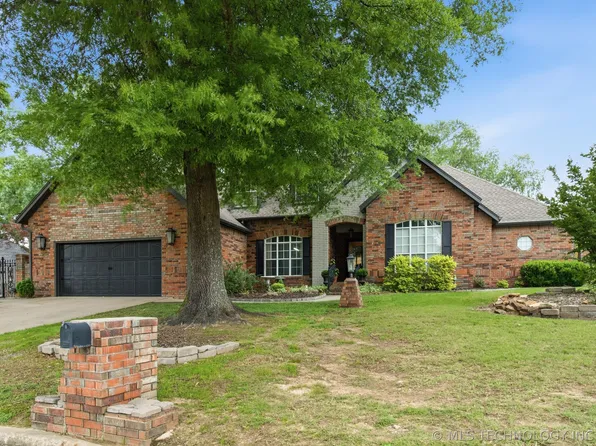 2504 Bacon Ct, Muskogee, OK 74403