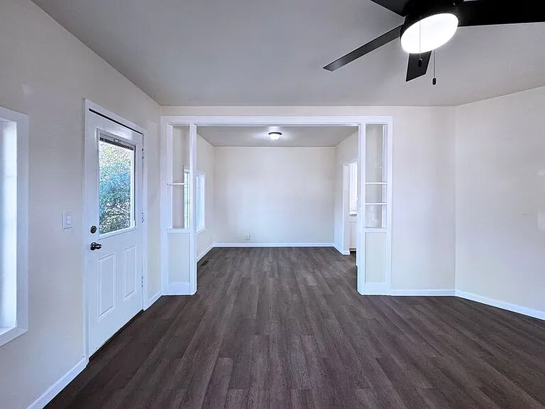950 Clark St — Photo 9