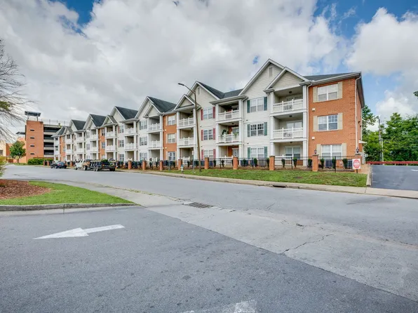 2008 Millenium Pl APT 109, Johnson City, TN 37604