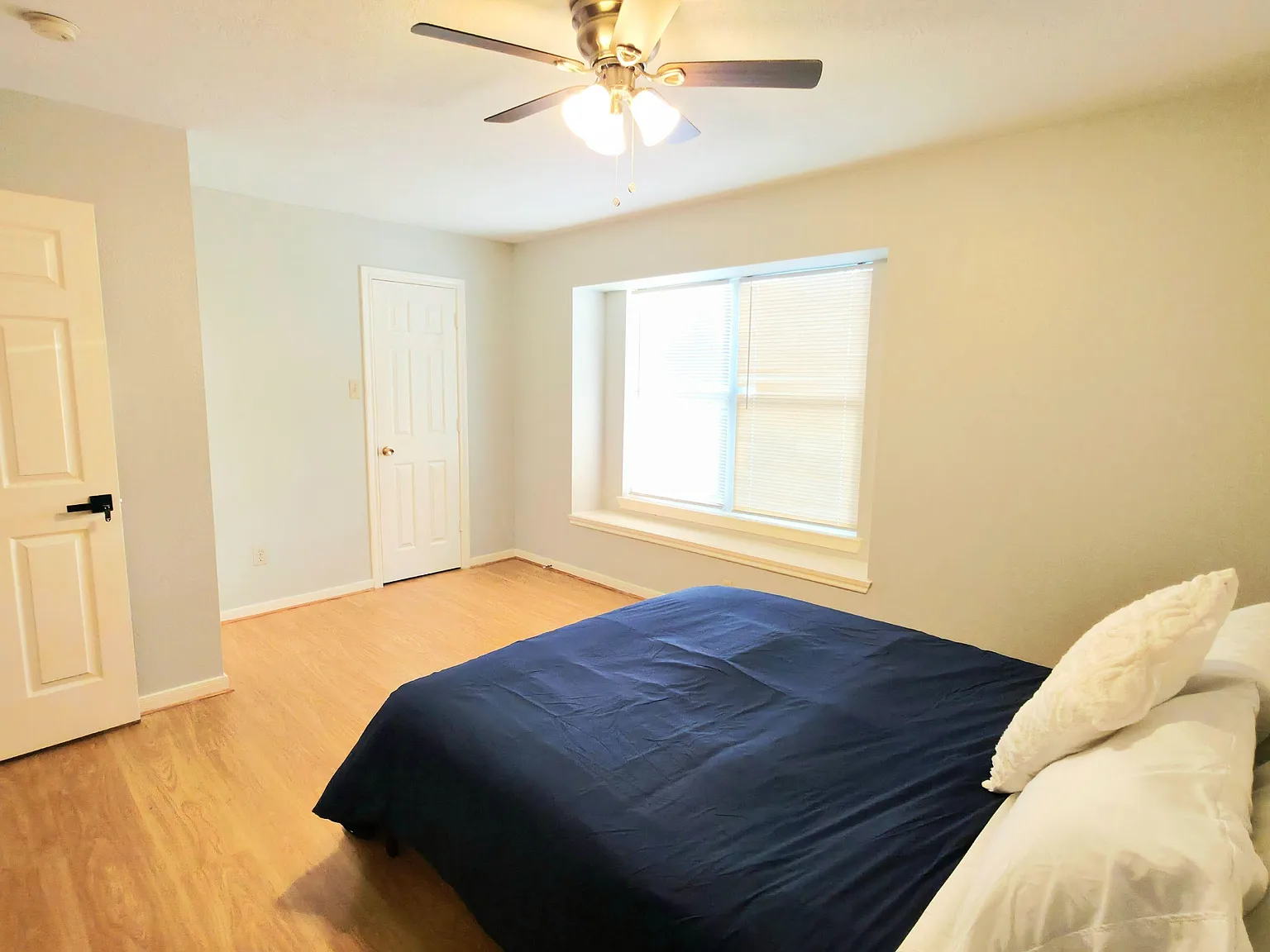 4 bed, 3.0 bath, 2600 sqft, $767 — Photo 2