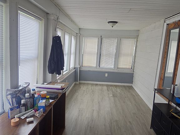 2nd image of 222 Townsend St #1