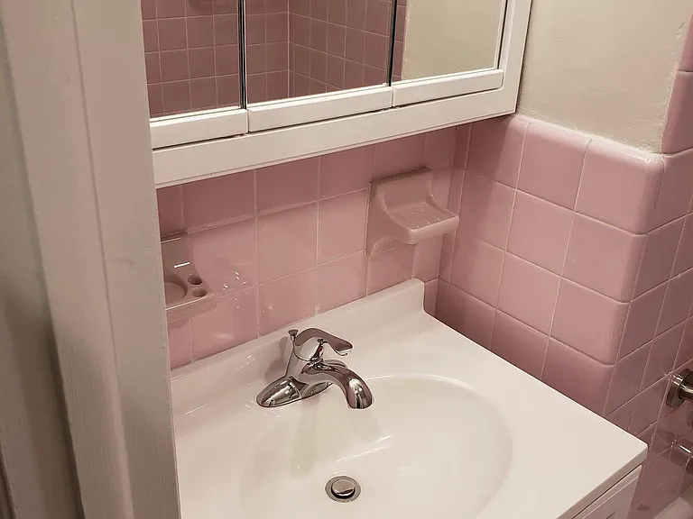 528 Delancey St — Photo 11