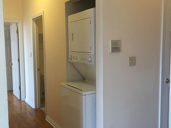 5th image of 1138 W Grand Ave #4R