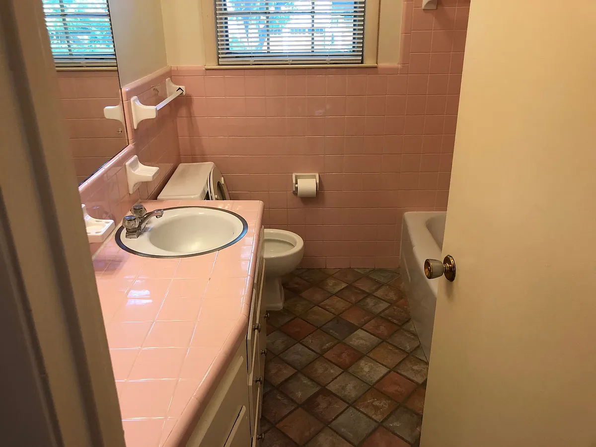 Building Photo - 3607 Mayflower Pl #1