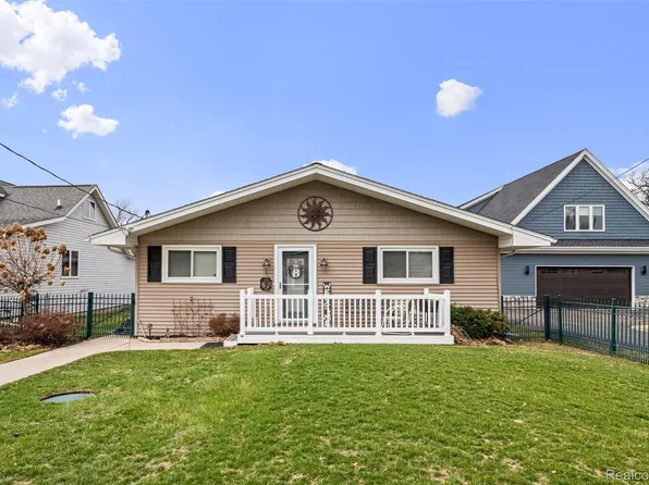 2330 Allen Rd, Ortonville, MI 48462