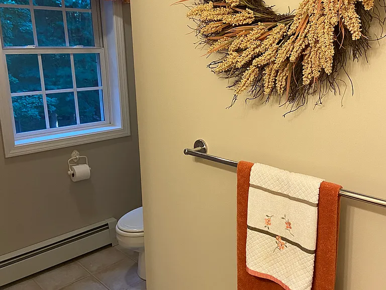 Upstairs full bath