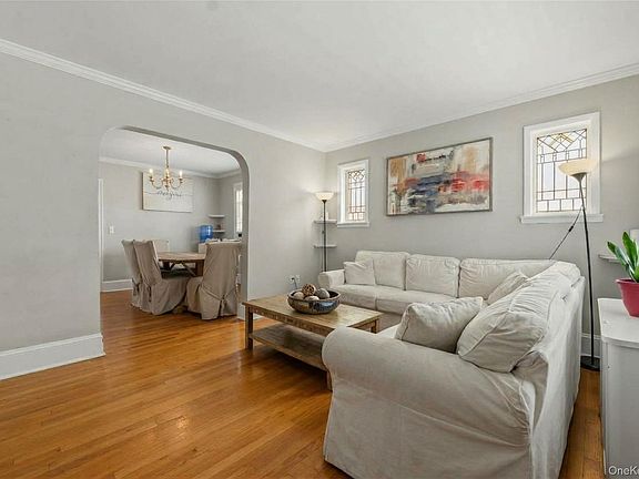 3rd image of 51 Sterling Avenue
