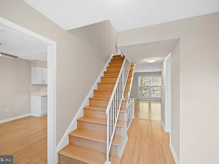3221 Adams Ct — Photo 4